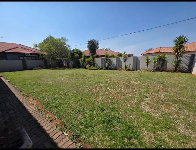 3 BEDROOM HOUSE TO LET IN VANDERBIJLPARK SE 8